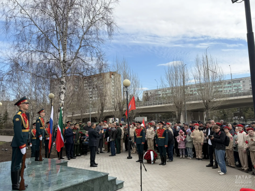 Сегодня в Казани прошел митинг в память о героически исполнивших свой долг участниках ликвидации аварии на Чернобыльской атомной электростанции