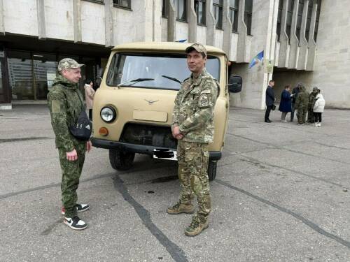 «Чтобы мои дети жили в спокойствии»: командиру взвода БПЛА из Челнов передали автомобиль