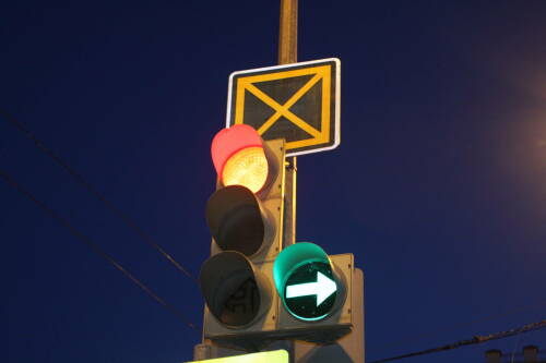 Более 55 тыс. знаков и 467 светофоров очистят в Казани в рамках весенней кампании