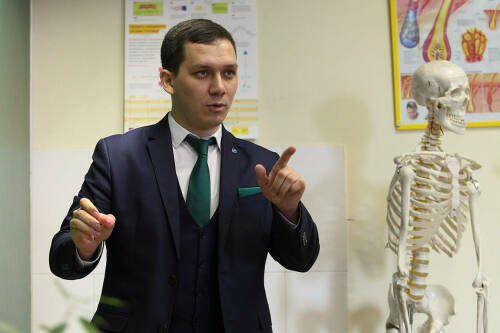 Выплату «Наш новый учитель» вводят для педагогов школ республики. Соответствующее постановление Правительства РТ проходит антикоррупционную экспертизу.