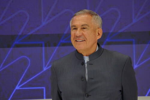 Минниханов, Фальков и Фурсенко осмотрели выставку РВФ-2026