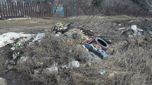 Свалку рядом с кладбищем обнаружили в Бугульминском районе РТ