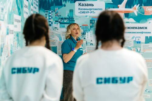 От гранулы до автомобиля: как школьники погружаются в мир полимеров в Казанском Кремле