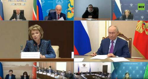 Путин призвал создать факультеты русского языка и литературы в федеральных вузах