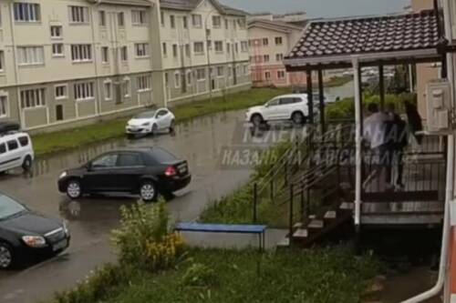 Напал со спины: видео с жестоким избиением мужчины под Казанью проверяет МВД