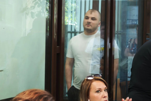 Более 700 раз Арам Багиян смотрел в глаза сотрудникам ЗАГСа и подтверждал чудо появления малыша на свет, но чуда не было. Сегодня Вахитовский суд Казани поставил точку в истории о том, как юрист и его помощница превратили государственные выплаты за первенцев в мошенническую схему. Подробнее – в репортаже «Татар-информа» из зала суда.