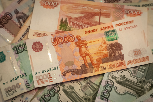 Росстат обновил данные по рынку труда в регионах России. Как менялись зарплаты, где фиксируют самый низкий уровень безработицы и в каких субъектах работодатели активнее ищут сотрудников – в материале «Татар-информа».