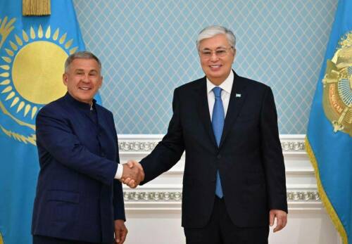 Президент Казахстана Касым-Жомарт Токаев поздравил Раиса Татарстана Рустама Минниханова и татарстанцев с предстоящим Днем Республики