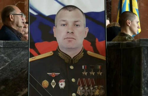 С детства было понятно, что у Антона Груниса большое будущее, рассказал его первый командир. Рос озорным, занимался спортом и был уверен, что станет генералом. О том, каким в детстве был Антон Грунис, о его военной карьере, семье, а также о том, как провожали в последний путь сильного духом офицера, – в материале «Татар-информа».