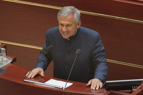 Раис Татарстана Рустам Минниханов поручил держать ход голосования на выборах депутатов Государственной Думы на постоянном контроле
