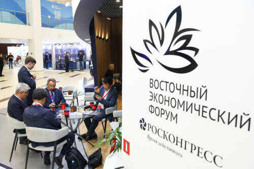 Во Владивостоке стартовал XI Восточный экономический форум (ВЭФ). За 11 лет он стал уникальной площадкой, где обсуждается развитие Дальнего Востока и всей России, а также укрепляются связи с партнерами из Азиатско-Тихоокеанского региона. О ключевых заявлениях, сделанных на сегодня на ВЭФ, и цифрах – в материале обозревателя Альберта Бикбова.