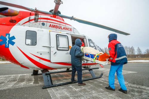 В РТ к 2030 году санитарная авиация должна летать круглосуточно, а координировать все вызовы будет единая диспетчерская служба. Такой сценарий прописан в стратегии развития санавиации, которая сейчас проходит антикоррупционную экспертизу. Цель документа – чтобы экстренная помощь была доступна жителю любой точки республики в любое время суток.