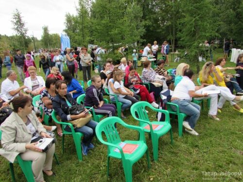 Посвященный Дню физкультурника «Литературный дворик» прошел в казанском парке Победы