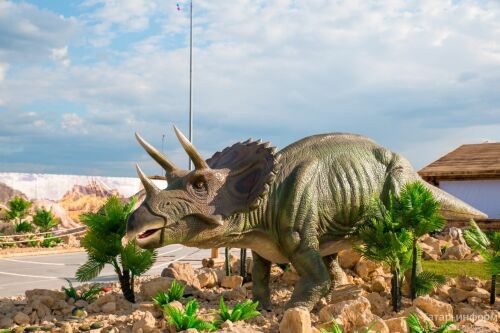 В Казани открылся крупнейший в России парк динозавров