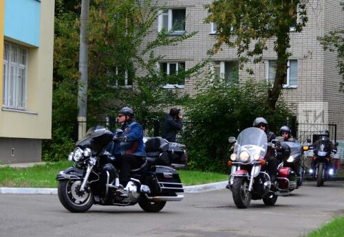 Визит членов байкерского клуба «Ночные волки» в детский центр социальной реабилитации в Казани