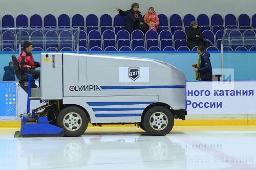 Открытие первенства России по фигурному катанию на коньках среди девушек и юношей