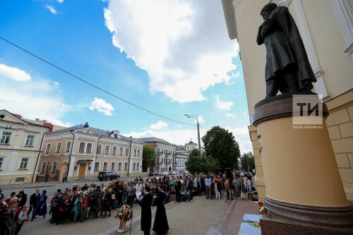 Возложение цветов к памятнику А.С.Пушкину