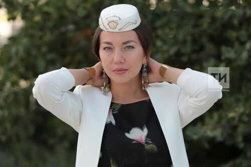  Костюм казанских татар представляла Нурия Зарипова