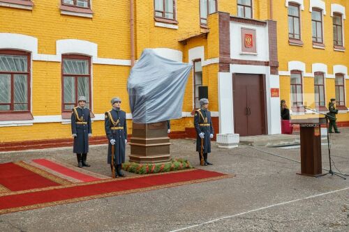 Митинг, посвященный открытию памятника Михаилу Калашникову