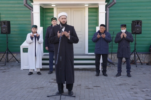 В селе Большая Елга Рыбно-Слободского района состоялось открытие отреставрированной деревянной мечети 19 века