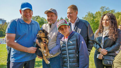 Леонид Слуцкий и Ильсур Метшин нашли четвероногих друзей на фестивале «Дай лапу»