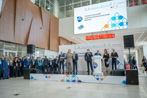 Президент РТ открыл в ЭКСПО Татарстанский нефтегазохимческий форум-2021