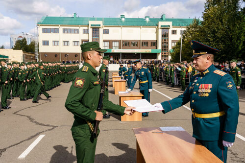 Первокурсники Казанского танкового училища приняли  присягу