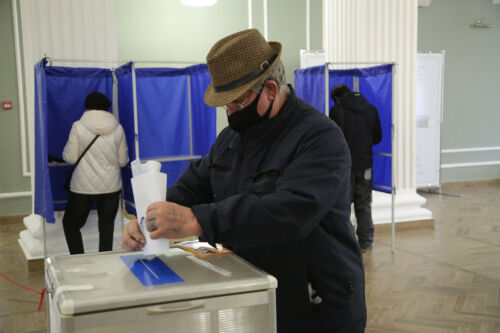 Казанцы голосуют на выборах депутатов в Госдуму РФ