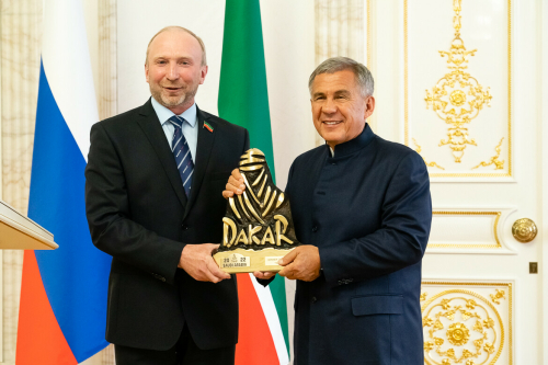 В Казанском кремле прошла торжественная церемония чествования команды «КАМАЗ-мастер» — победителей ралли-марафона «Дакар-2022»