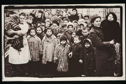 Выставка, посвященная Международному дню памяти жертв Холокоста