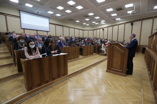 Парламентские слушания по проекту закона РТ о бюджете прошли в Госсовете Татарстана