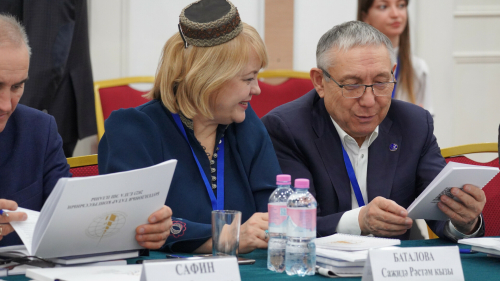 В Казани проходит заседание Национального совета Всемирного конгресса татар