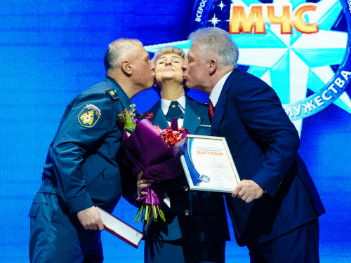 В Казани состоялась торжественная церемония награждения лучших сотрудников МЧС