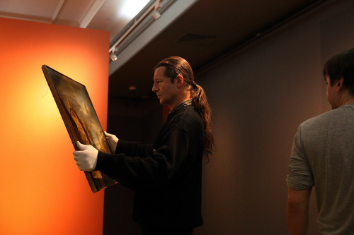 Подготовка к выставке фламандской живописи из фондов Государственного Эрмитажа