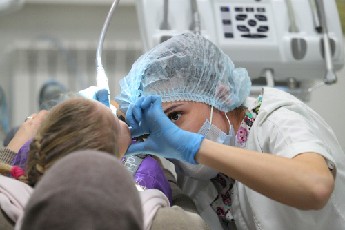 Сегодня свой профессиональный праздник отмечают врачи-стоматологи