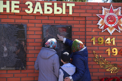 В Ямбулатово открыли мемориал в честь Героя Советского Союза Семёна Коновалова