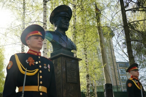 В Казани состоялось торжественное открытие бюста Героя Советского Союза Бориса Кузнецова