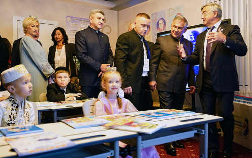 Пленарное заседание Всероссийского форума учителей татарского языка «Туган тел» открылось в «Корстоне»
