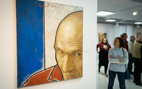 В Галерее современного искусства открылась выставка Олега Леонова «Соло с красной пилой»