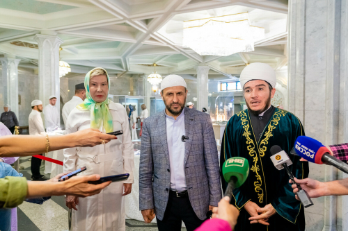 Заместители муфтиев Татарстана и Дагестана открыли выставку реликвий пророка Мухаммеда и его сподвижников в Кул-Шарифе