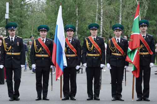 В парке Победы Казани прошел торжественный митинг образования пограничной службы ФСБ