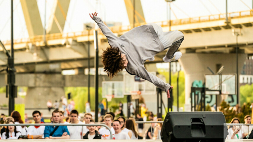 В экстрим-парке «Урам» прошел конкурс танцев среди студенческих отрядов ПФО