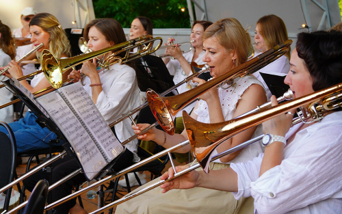На летней сцене Нацмузея РТ состоялся концерт женского джаз-оркестра «Фантазия»