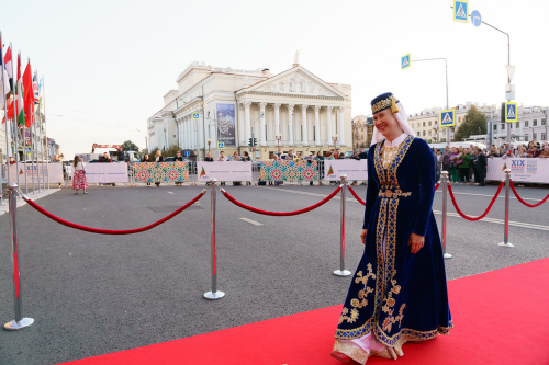 Красная дорожка на закрытии Казанского фестиваля мусульманского кино