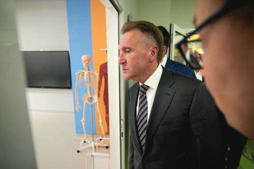 Председатель ВЭБ.РФ Игорь Шувалов посетил казанский многопрофильный лицей «Перспектива»