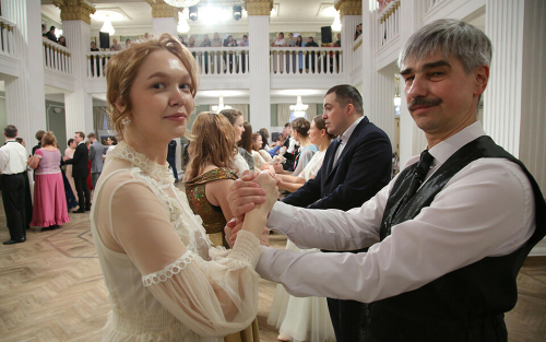 Благотворительный Сретенский бал прошел в Казани в поддержку участников СВО