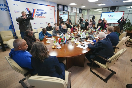 Андрей Кондратьев встретился с международными наблюдателями и экспертами