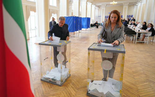 Рустам Минниханов проголосовал на стартовавших сегодня выборах Президента России