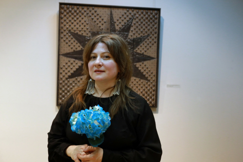 В галерее «Хазинэ» открылась выставка «Птицы и звезды» Надии Миниахметовой