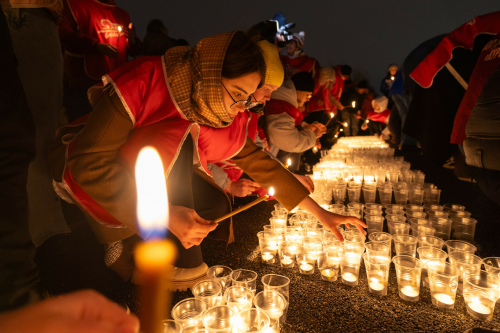 Акция «Свеча памяти», посвященная жертвам теракта в «Крокус Сити Холле», прошла в Казани